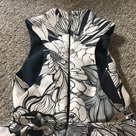 STUNNING Keepsake dress size XS - Picture 10 of 13